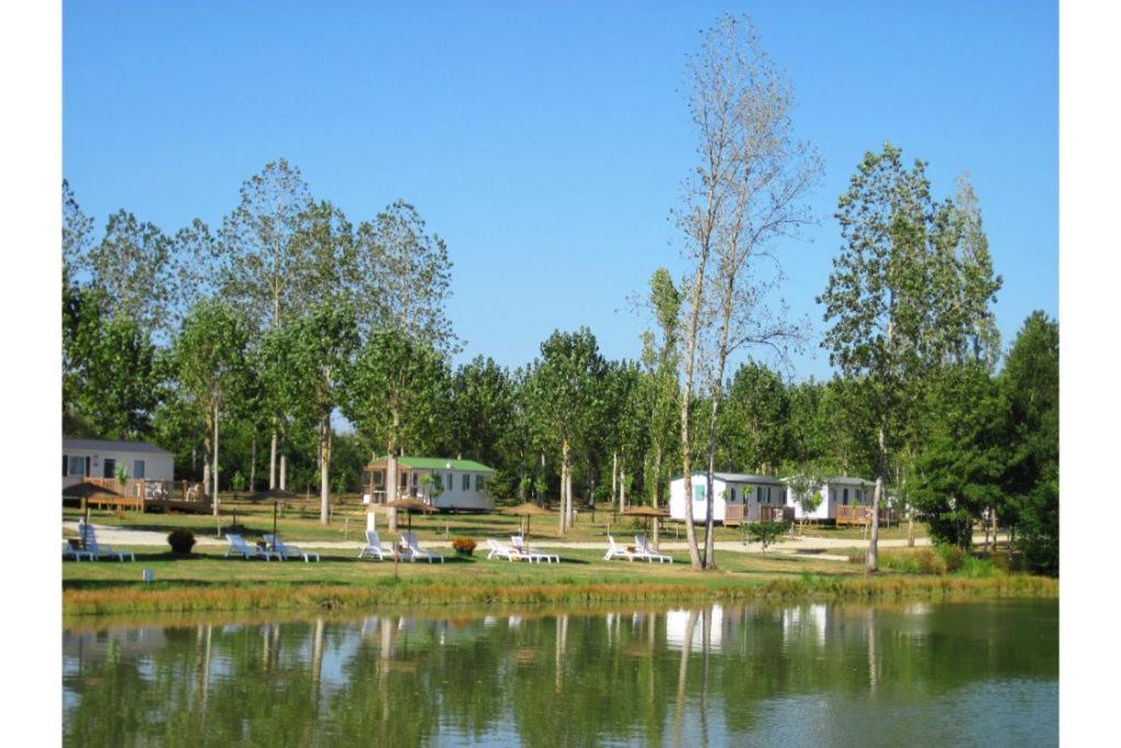 Camping Aubigny-Les Clouzeaux Aubigny  المظهر الخارجي الصورة